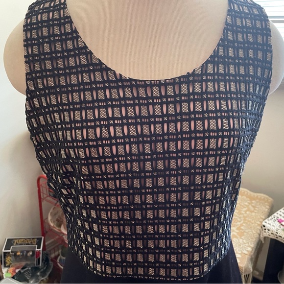 Belle, Badgley Mischka black and cream, size 12 lined sleeveless cocktail dress - Picture 5 of 9